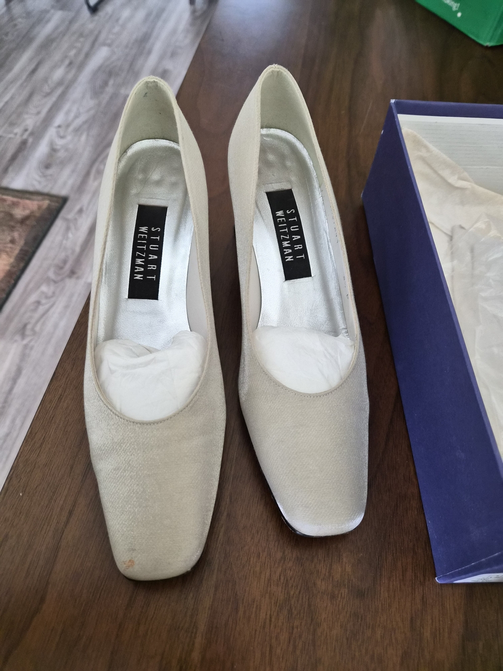 Stuart Weitzman - Picture 3 of 11